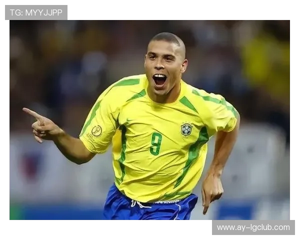 帅气年轻足球球星头像，展现运动魅力与青春风采